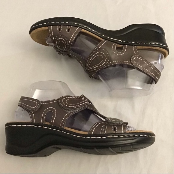 Clarks 8 Lexi Q Walnut Women’s Leather Footbed Sandals Brown Comfort Shoes - Picture 9 of 12